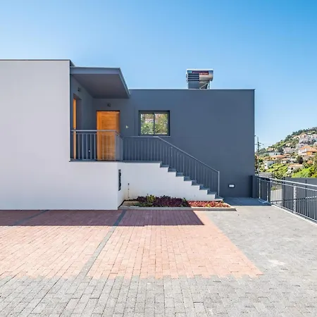 Contemporary C By Madeira Sun Travel * Φουνκάλ