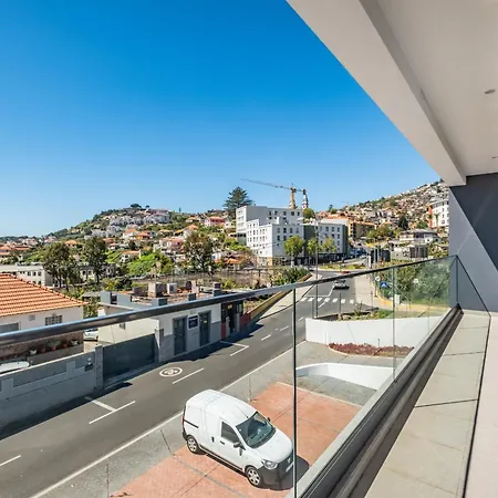 Contemporary C By Homie Appartement