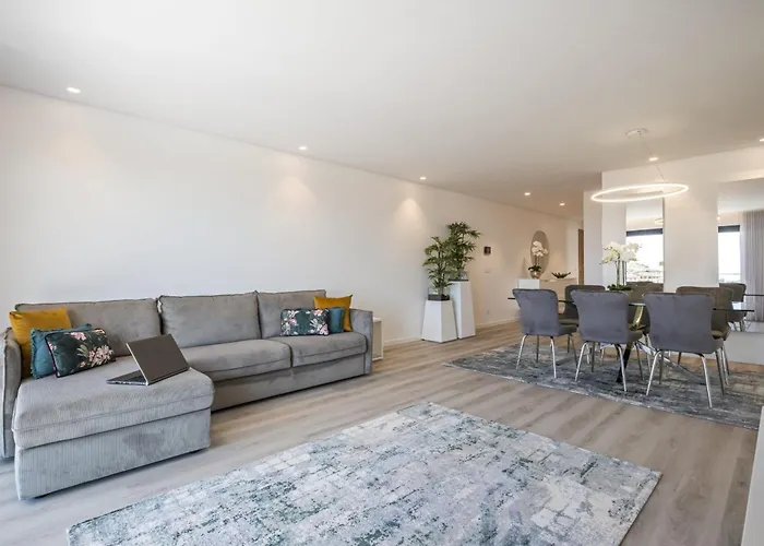 Contemporary C By Homie Apartamento *