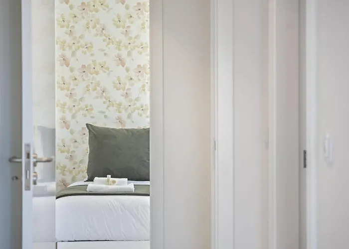 Contemporary C By Homie Funchal