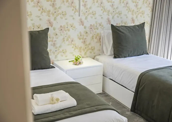 Apartman Contemporary C By Homie Funchal