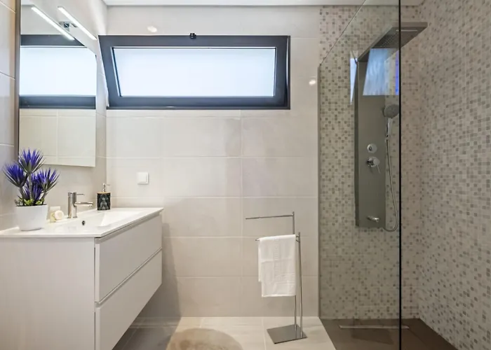 Contemporary C By Homie * Funchal (Madeira)